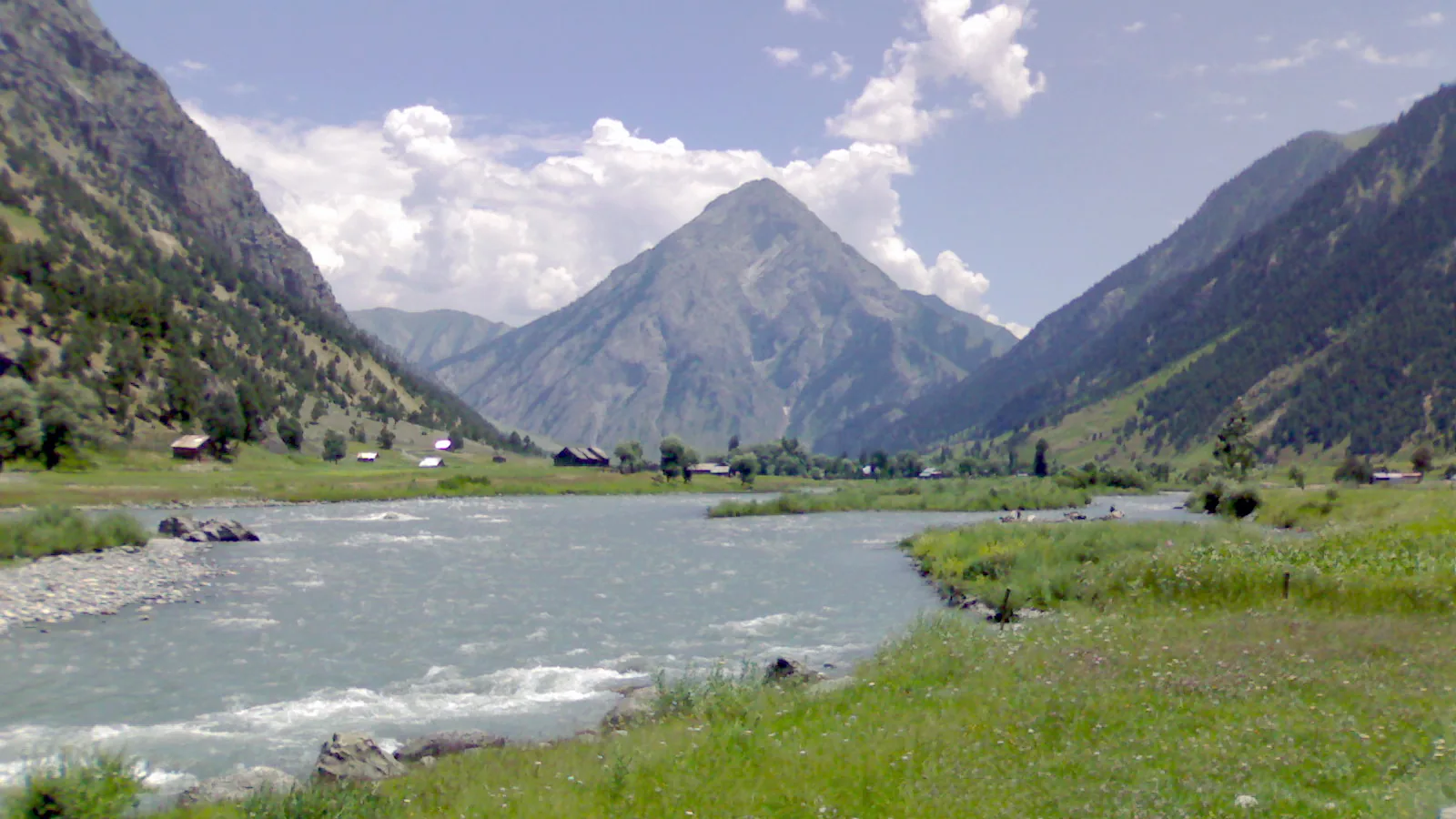Drive to Gurez Valley via Razdan Pass
