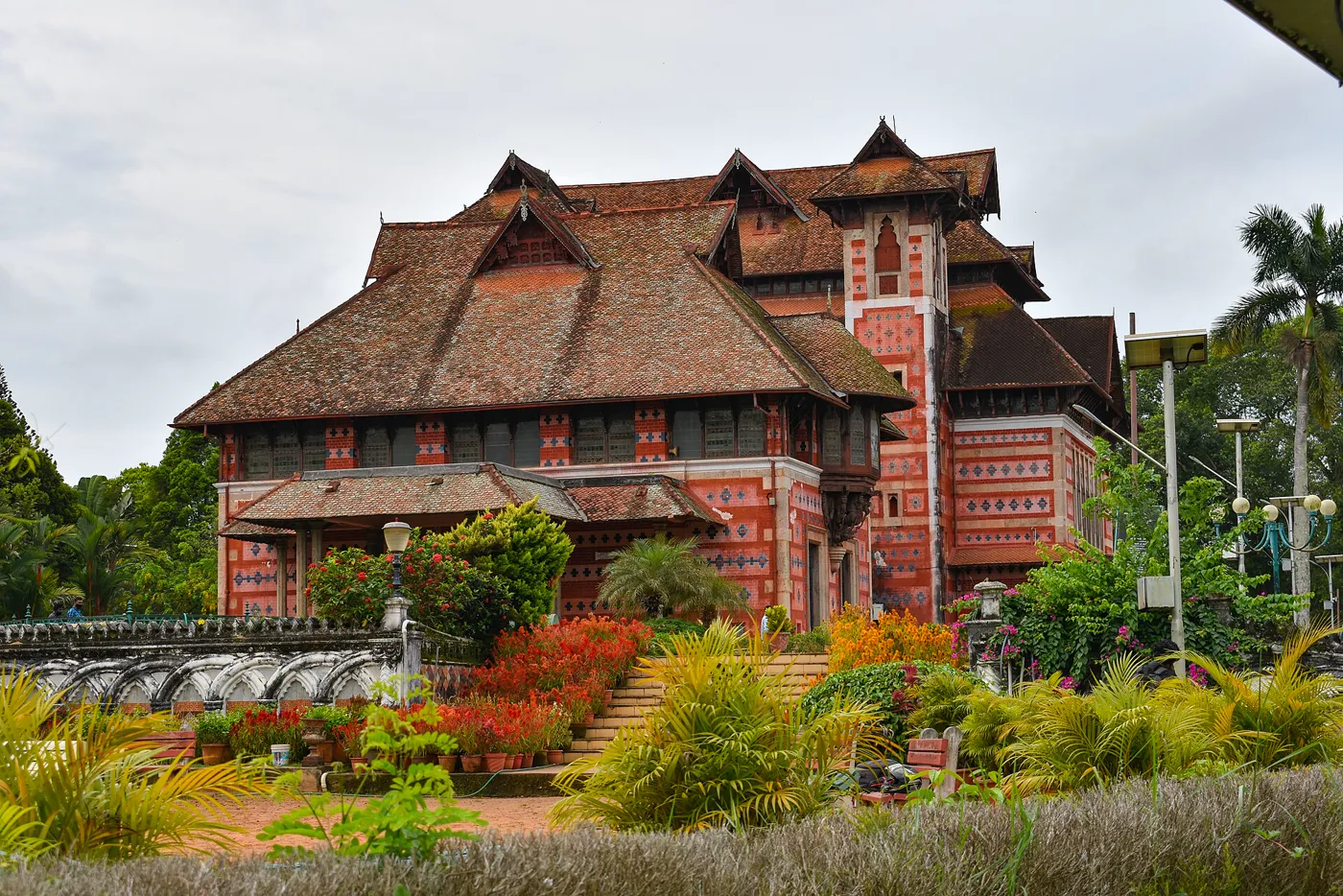 The Ultimate Kerala Escape - Cochin, Munnar, Thekkady, Alleppey & Kovalam photo 4
