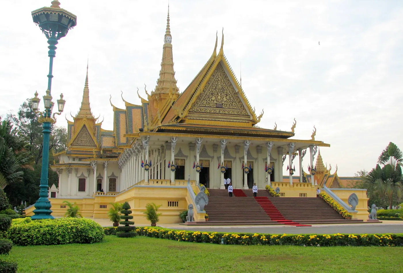 Angkor Wat & Phnom Penh photo 3